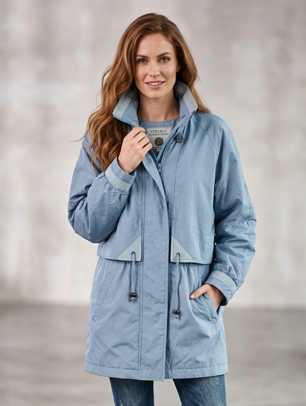 Women's Fleet Street All Weather Water Proof Blue Light Weight Traveler Jacket L